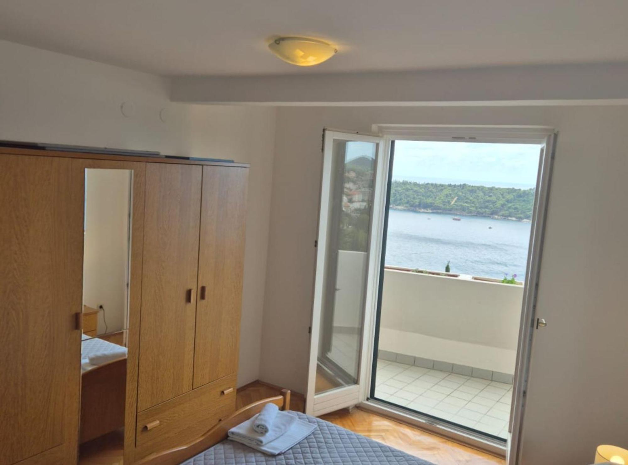Mia Apartman *